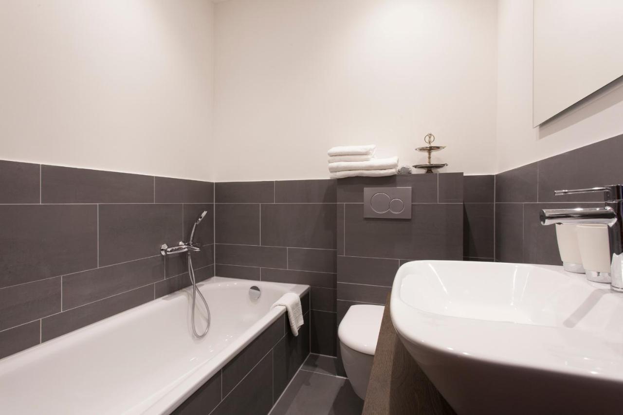 Hotel Angerland Garni Ratingen Bagian luar foto