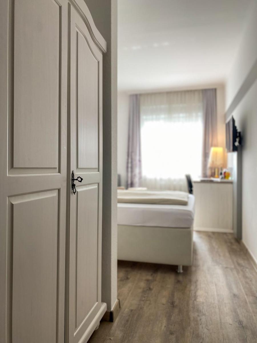 Hotel Angerland Garni Ratingen Bagian luar foto