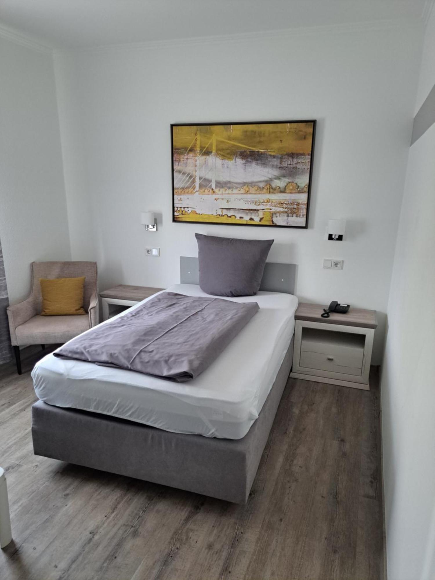 Hotel Angerland Garni Ratingen Bagian luar foto